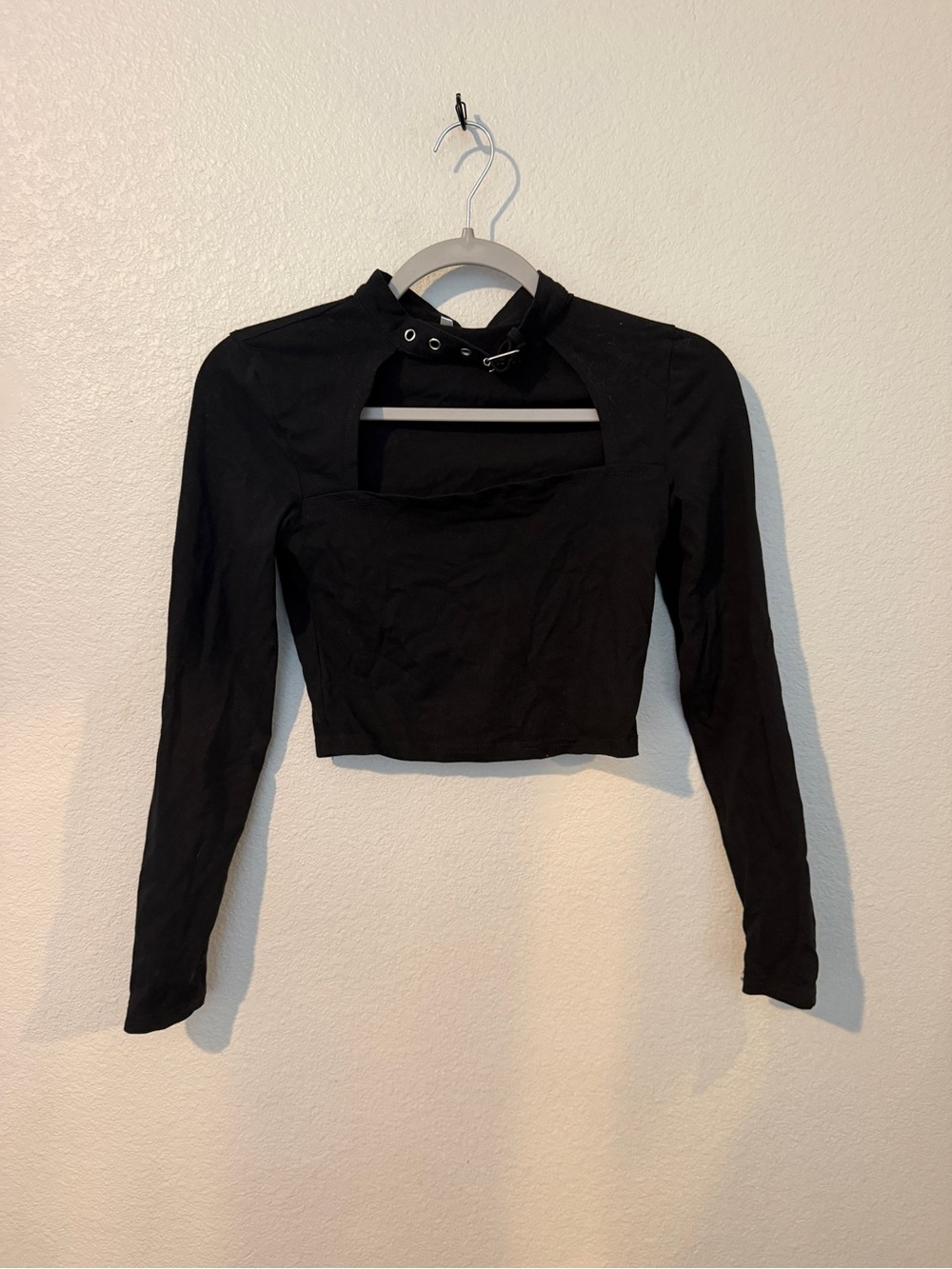 Black Long-Sleeve Cutout Crop Top with Buckle Neck